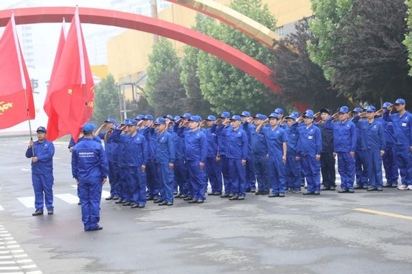 衛(wèi)輝市第一支企業(yè)民兵連成立！